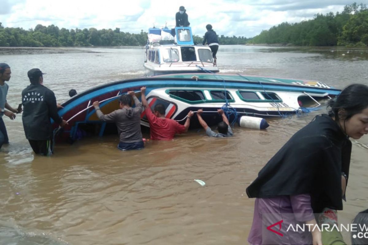 Kapal cepat terbalik sebabkan lima penumpang meninggal