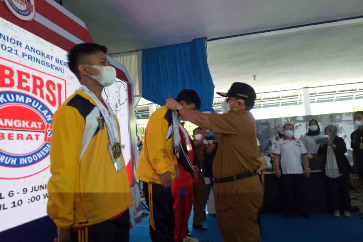 Gubernur Lampung  resmi buka Invitnas Remaja Junior Angkat Berat Klasik I