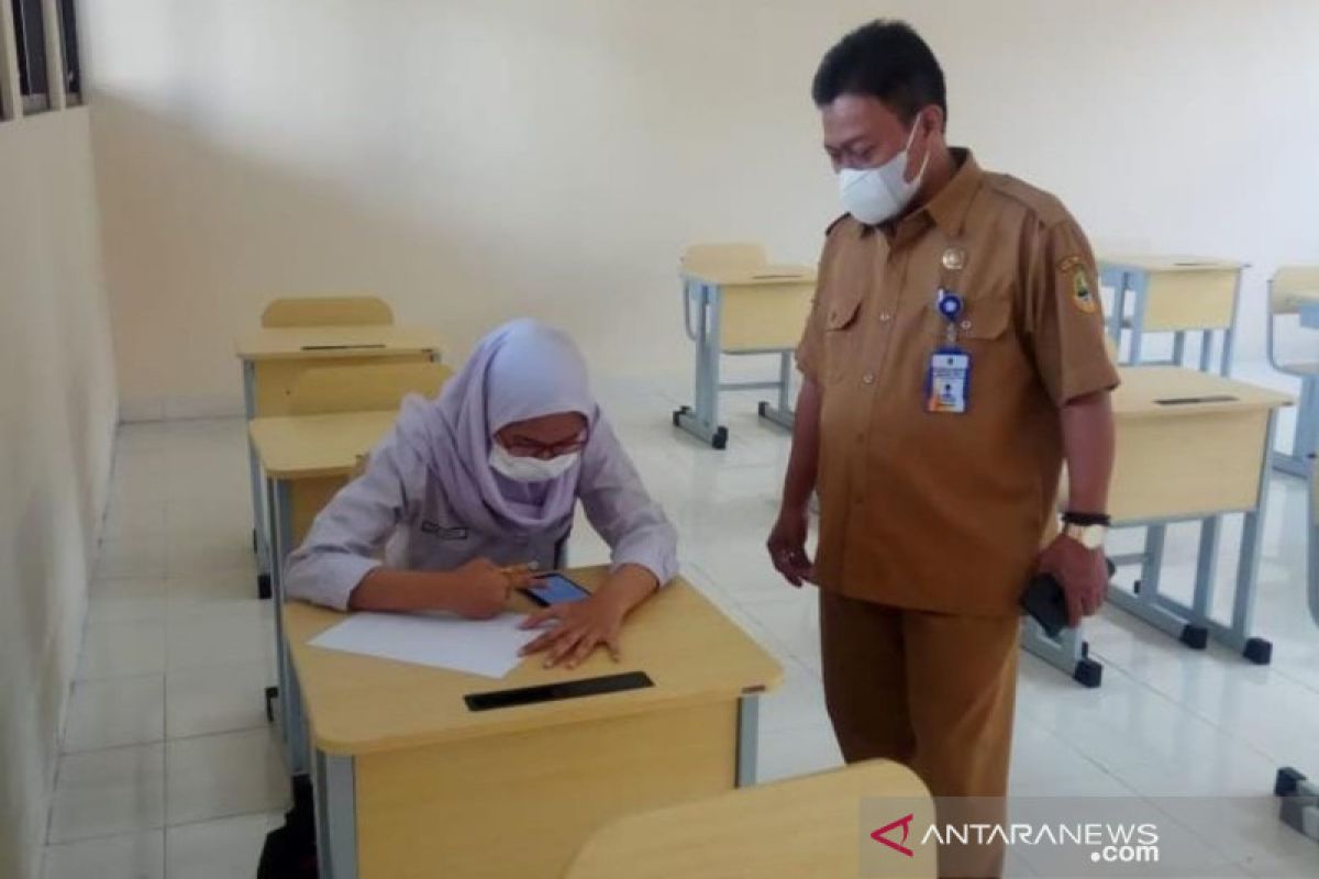 Uji coba PTM  satu sekolah di Bandung hanya dihadiri satu siswa