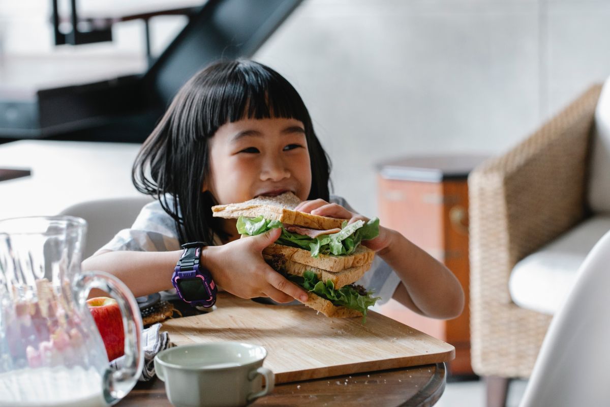 Kenali perbedaan nafsu makan ekstrim dan naiknya hasrat makan anak