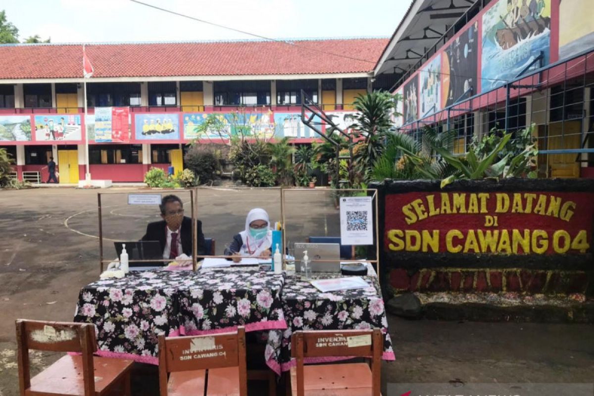 Bantu pendaftaran, SDN 04 Cawang dirikan Posko PPDB