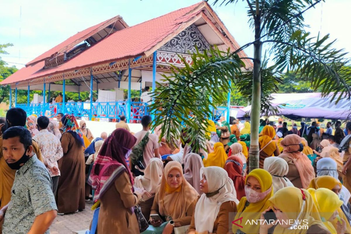 Vaksinasi massal di Lhokseumawe abai protokol kesehatan