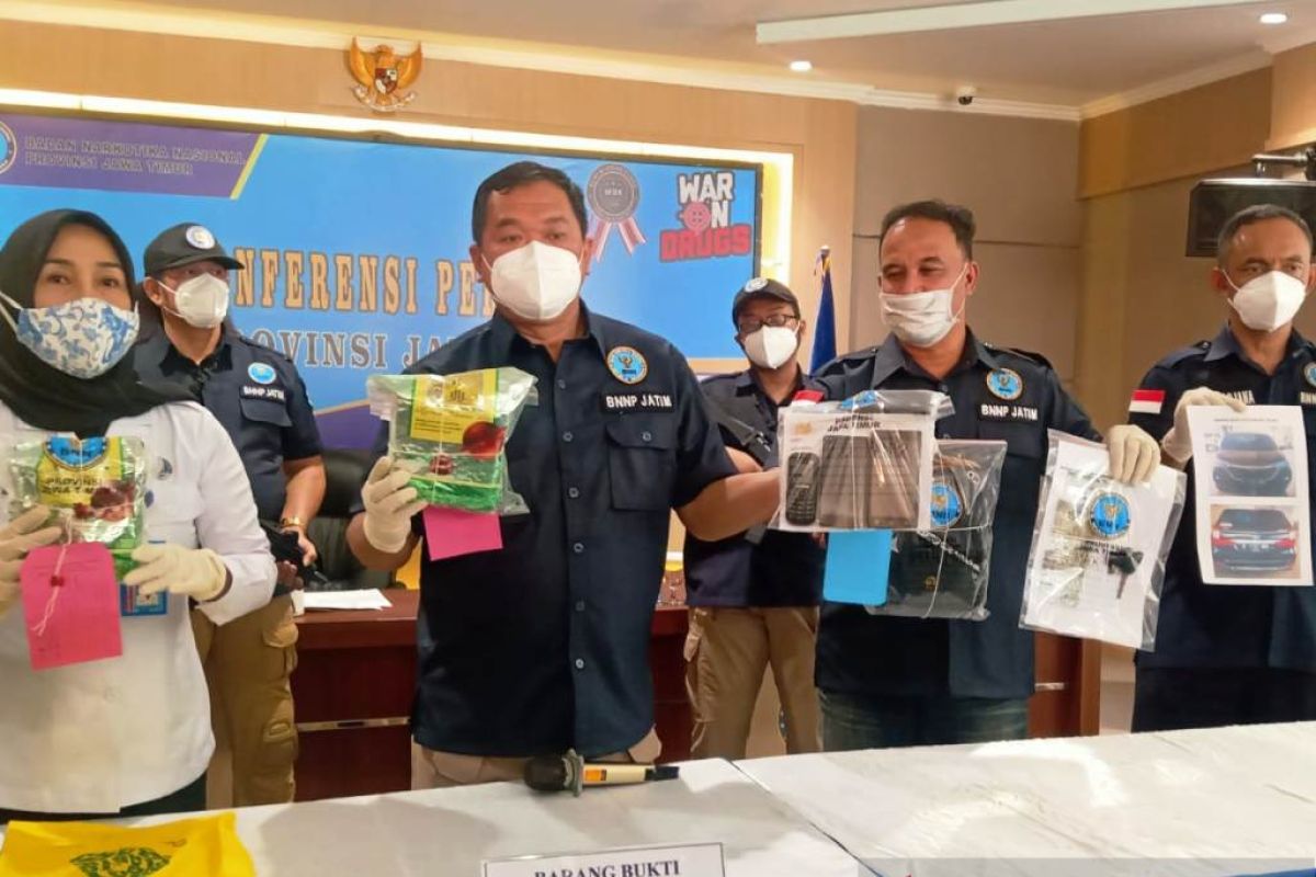 BNN Jatim gagalkan peredaran 1,6 kilogram sabu-sabu jaringan Ibu Kota