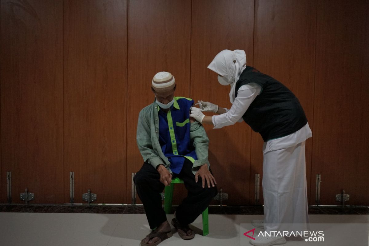 Dinkes Aceh: Jarak jadi faktor rendahnya cakupan vaksinasi lansia