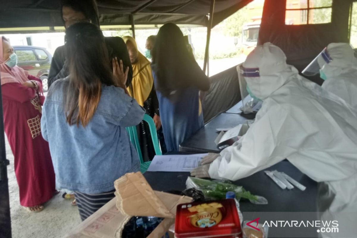 Tes usap antigen di Pamekasan, tiga warga Bangkalan positif COVID-19