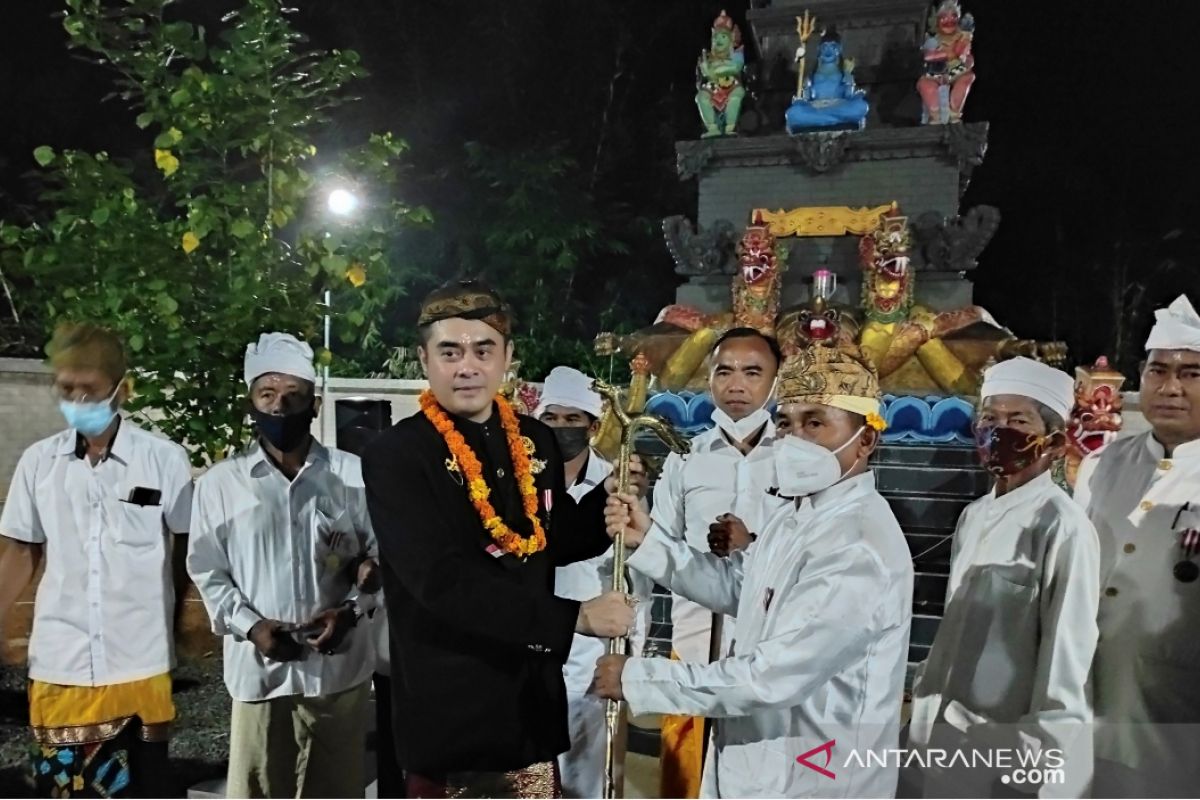 Video-Ummat Hindu di HST dapatkan Pusaka Majapahit Tri Ananta dari Senator DPD RI asal Bali