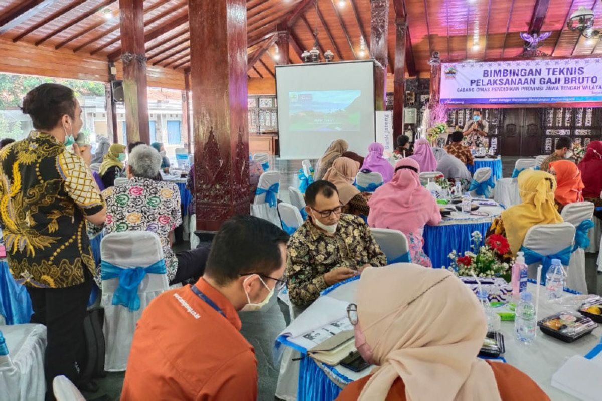 Bank Jateng dan Dinas Pendidikan Provinsi gelar Bimtek pelaksanaan gaji bruto