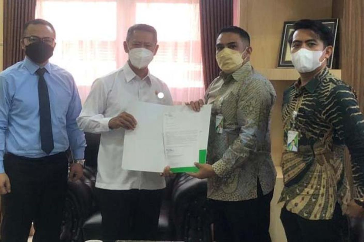 BPJAMSOSTEK NTB menyerahkan 57 SKK ke Kejaksaan Negeri Mataram