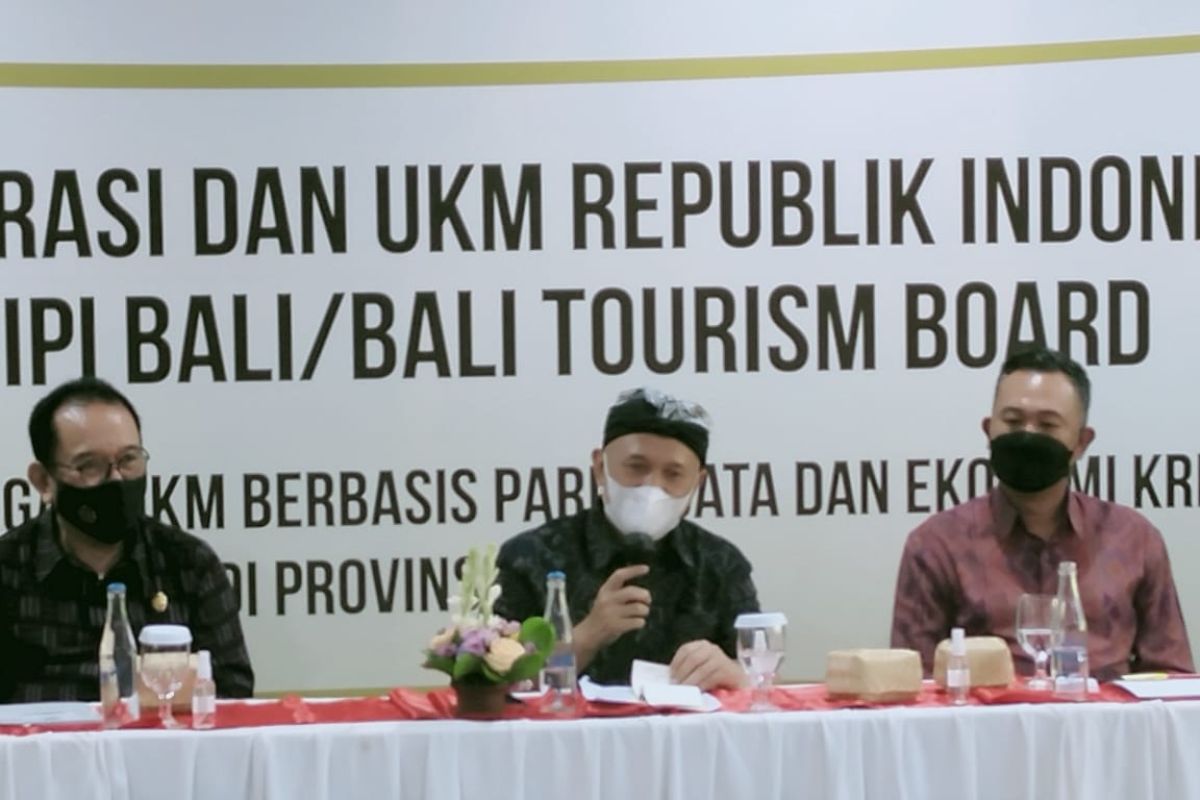 Menkop UKM harapkan pelaku pariwisata Bali kampanyekan prokes