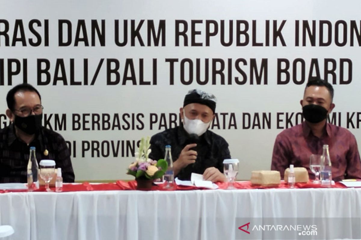 Menkop UKM harapkan pelaku pariwisata Bali terus galakkan prokes