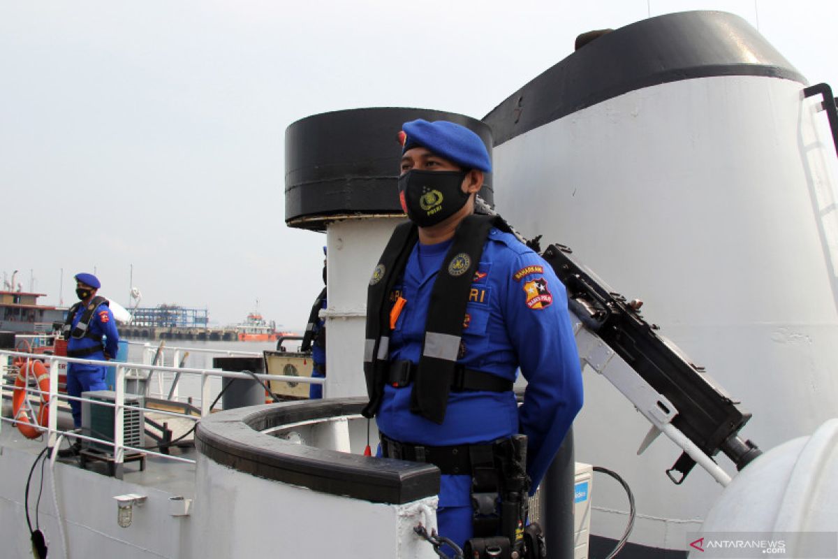 Ini alasan Satpolair dan BC Dumai lepaskan kapal diduga 'kencing' minyak di laut