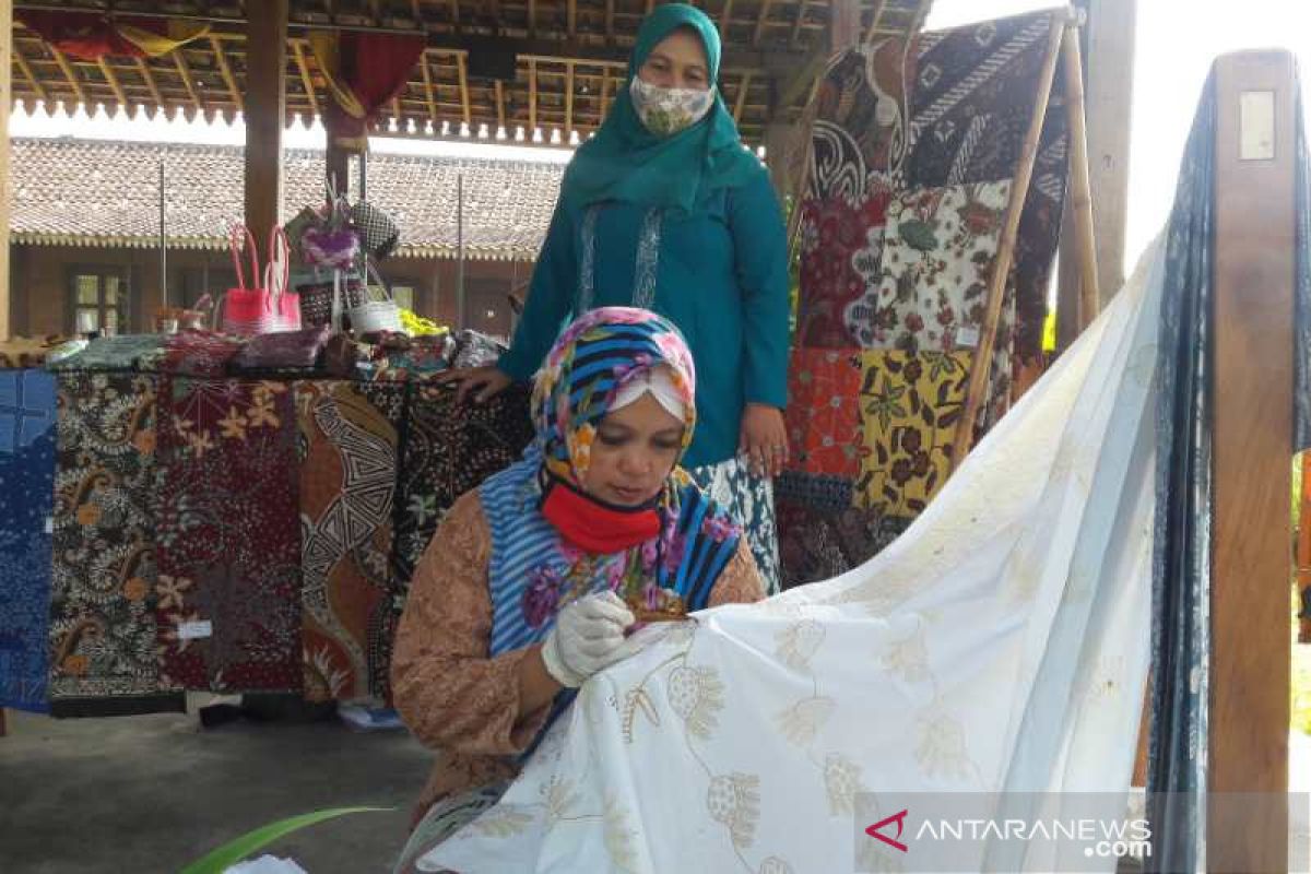 Pengrajin batik Borobudur sepi permintaan di tengah pandemi