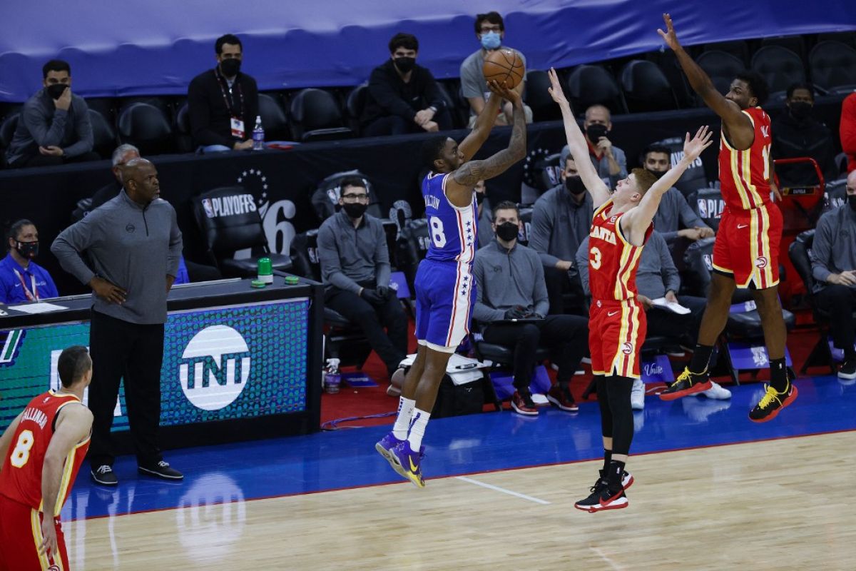 40 poin Embiid bantu Sixers samakan kedudukan 1-1 lawan Hawks