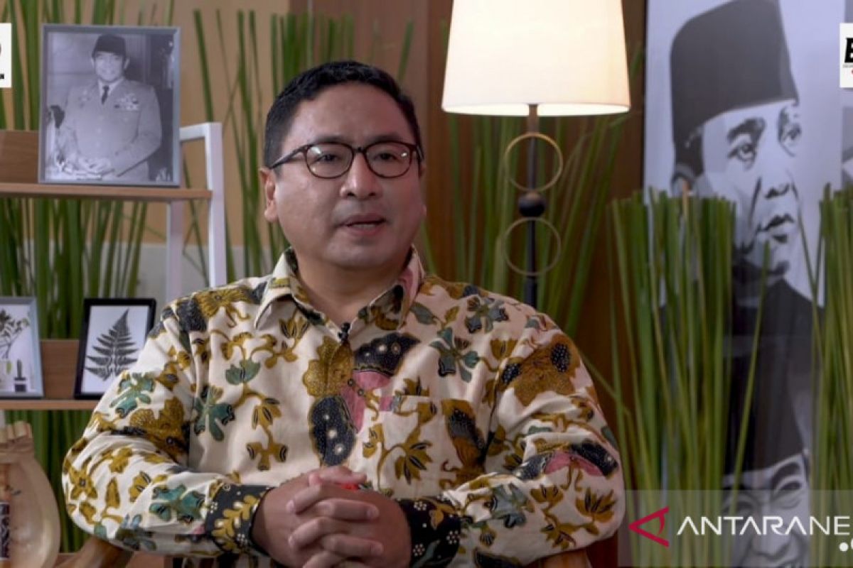 Mengapa Bung Karno selalu pakai peci hitam?, ini alasannya