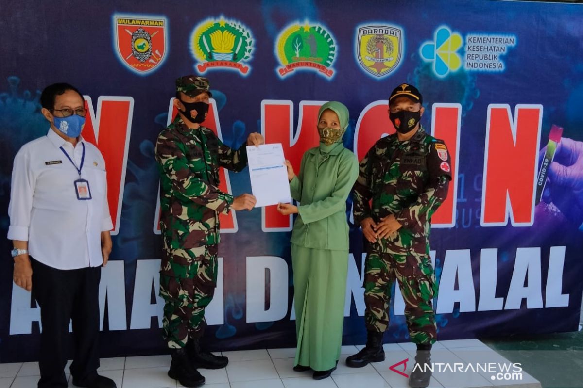 Keluarga besar TNI divaksin Astra Zeneca