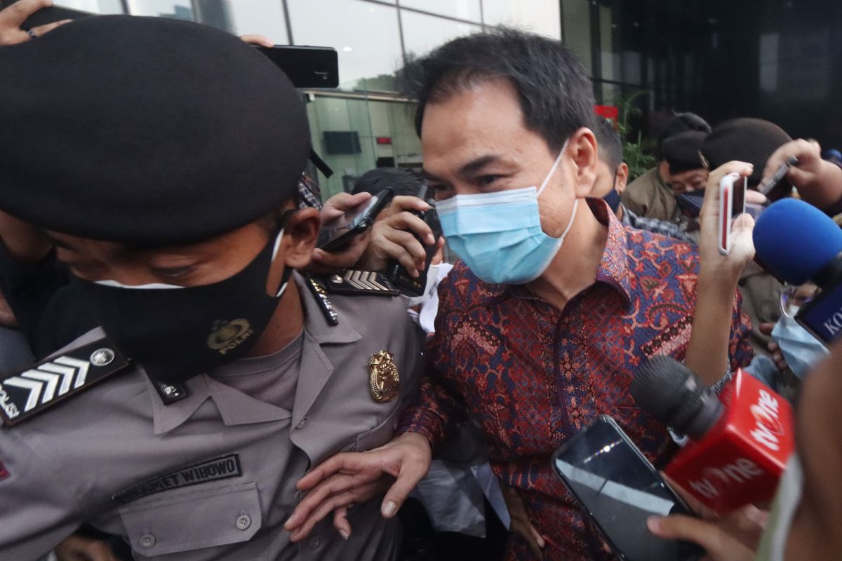 Azis Syamsuddin minta jadwal ulang pemeriksaan karena jalani isoman