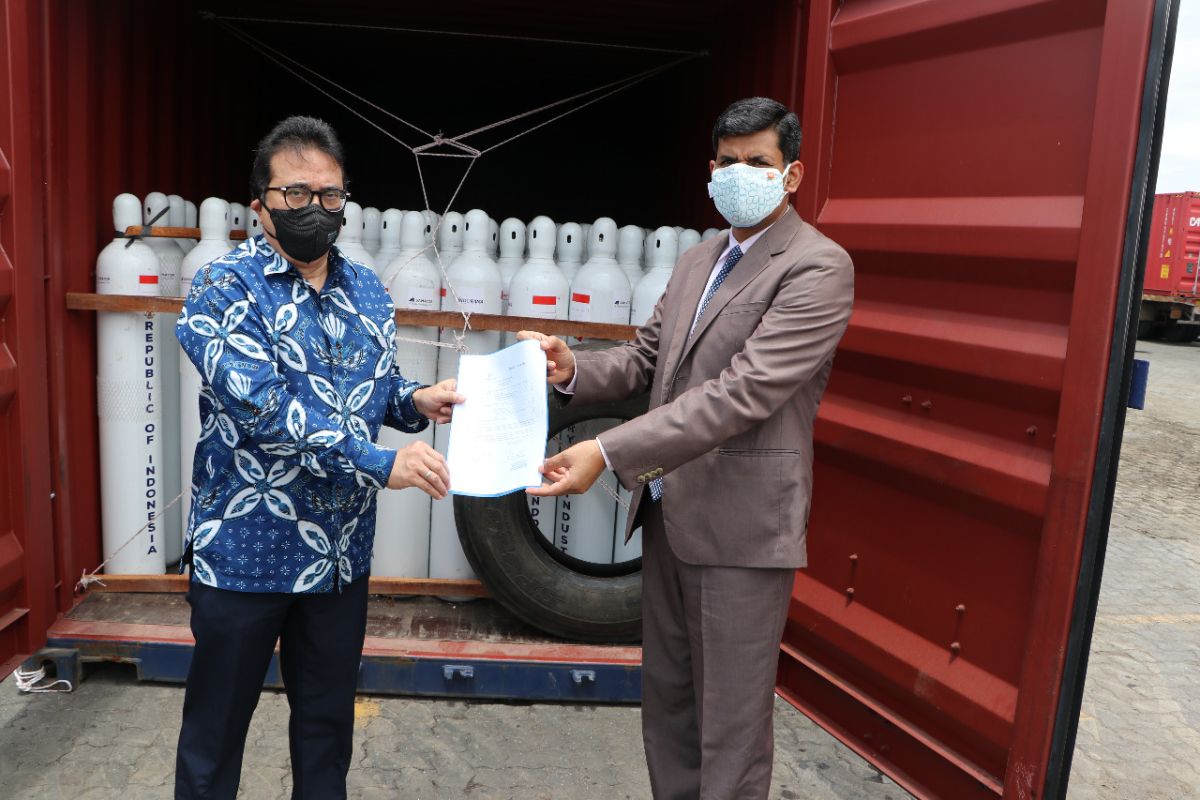 Pemerintah Indonesia berikan hibah 1.400 tabung oksigen kepada India