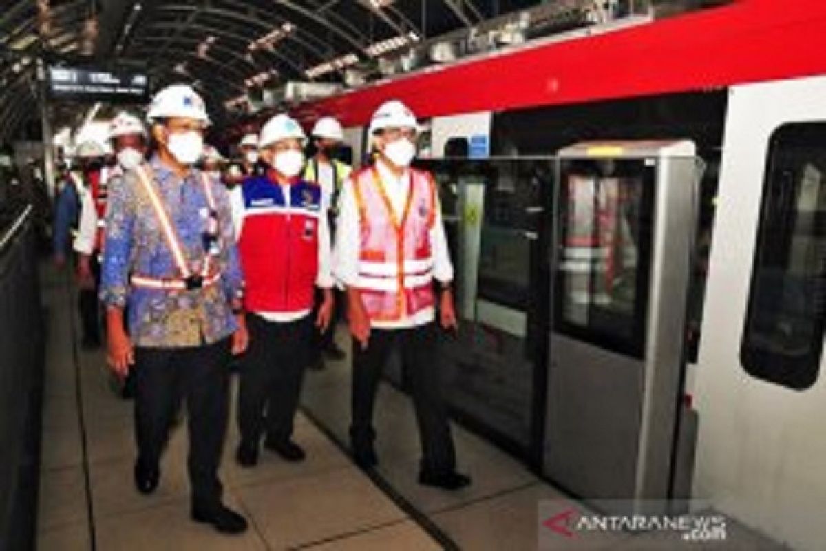 Presiden Joko Widodo harap kereta LRT buatan RI bisa diekspor