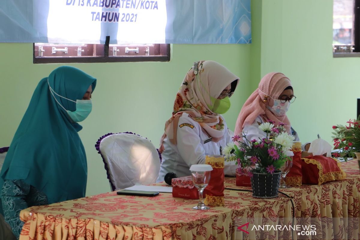 Pelatihan usaha industri rumahan untuk berdayakan ekonomi perempuan HSS