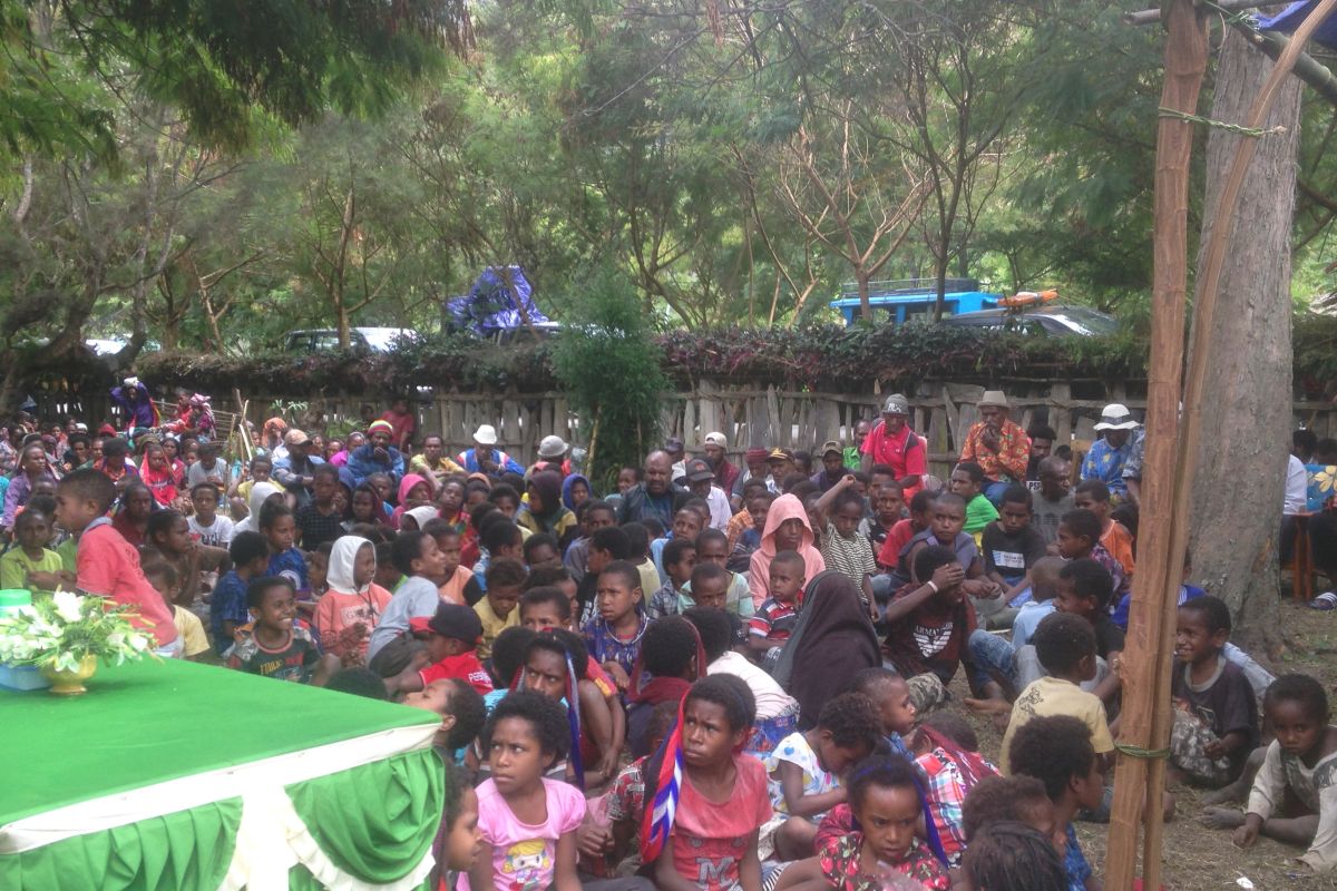 Bupati minta anak putus sekolah mendaftar iku ujian