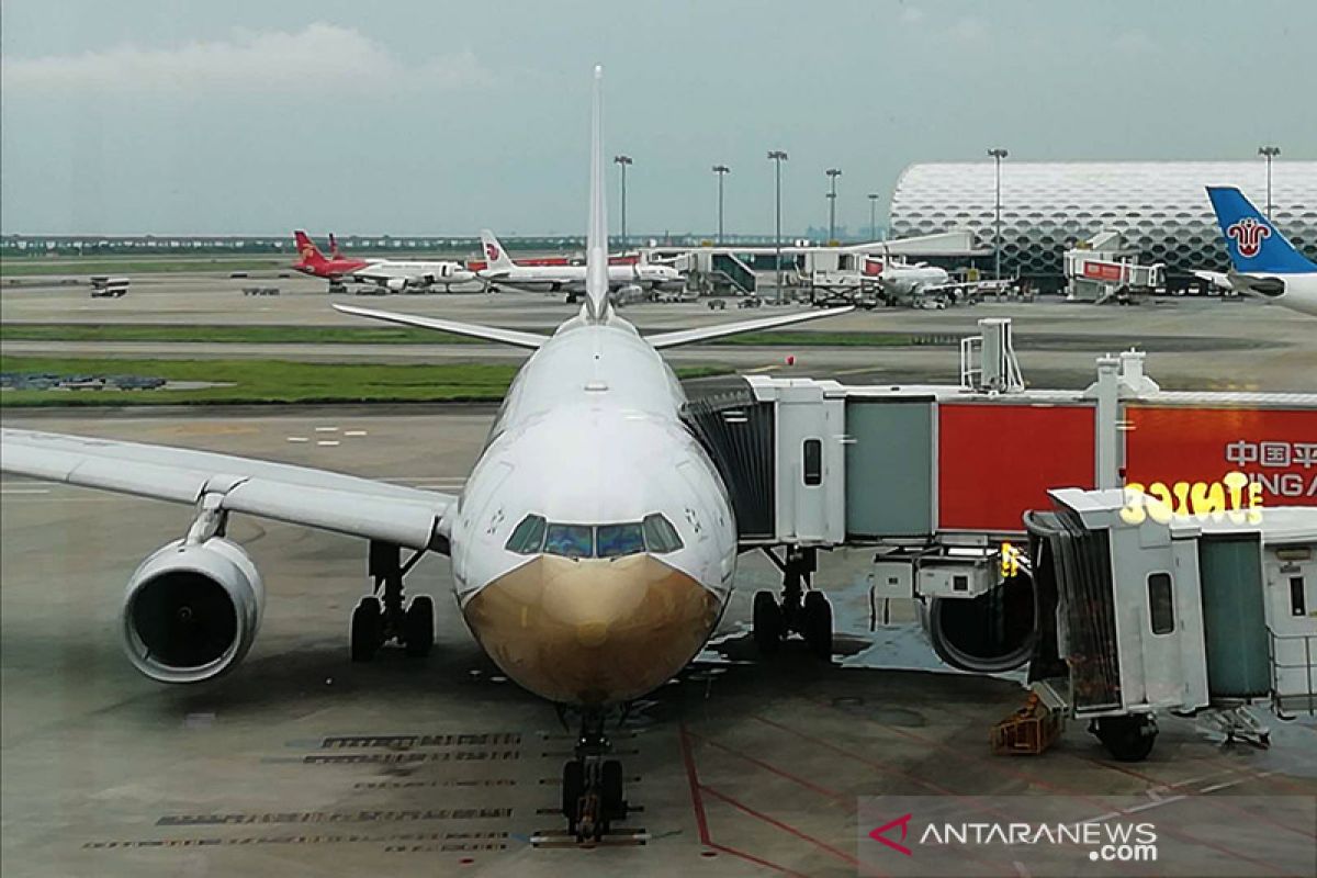 Pekerja bandara di China terlindas roda pesawat