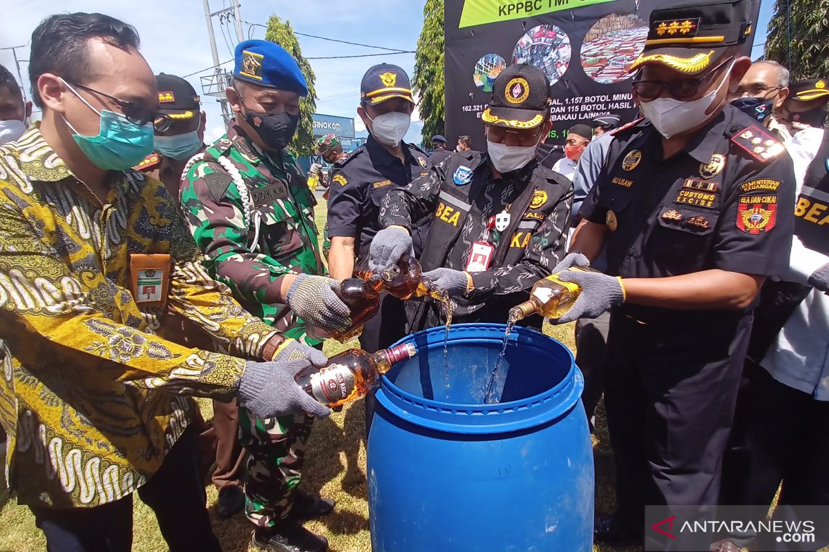 Kantor Bea Cukai Palu  musnahkan ratusan ribu barang kena cukai