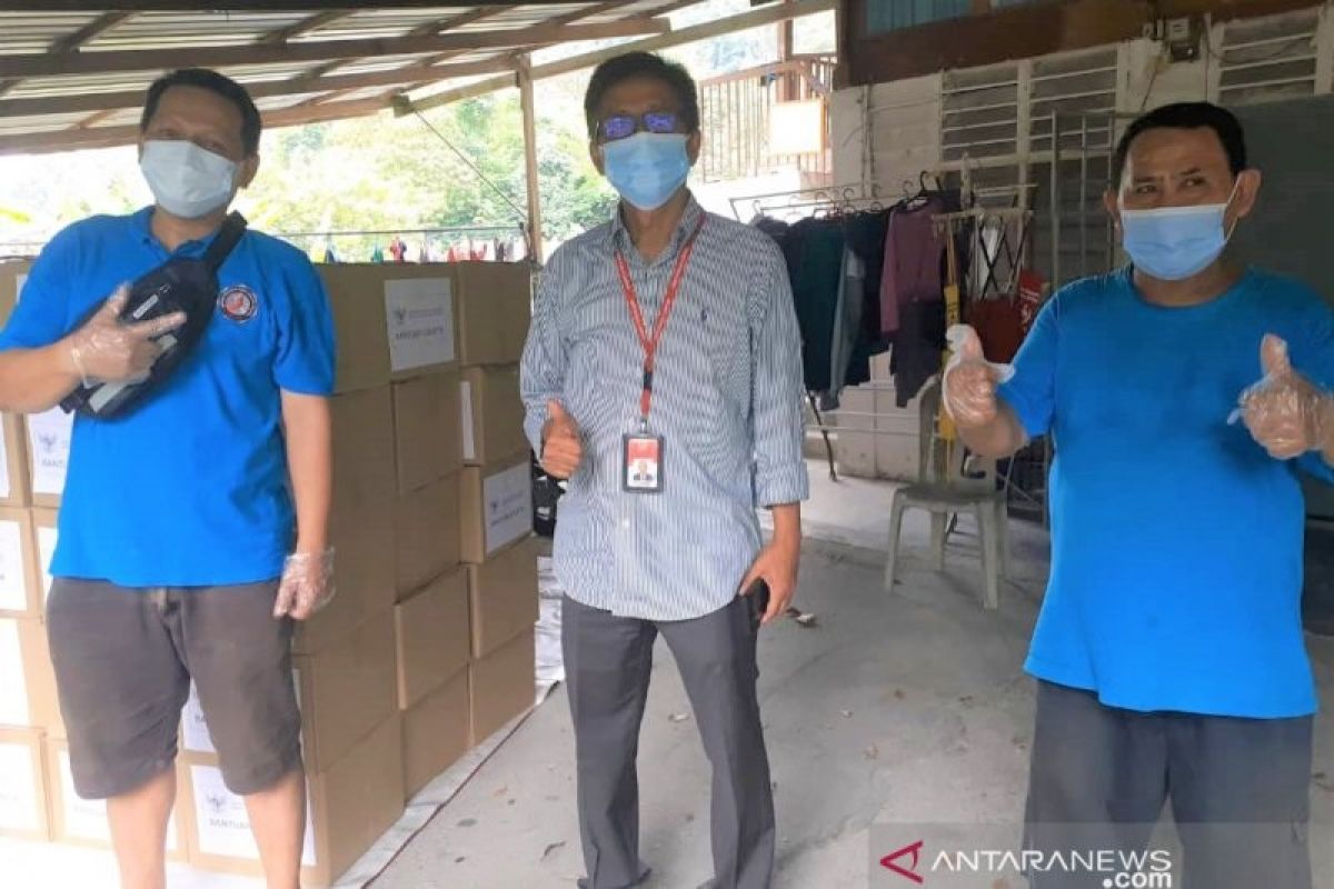 PMI terkurung di Kampung Sungai Penchala, Malaysia terima bantuan logistik
