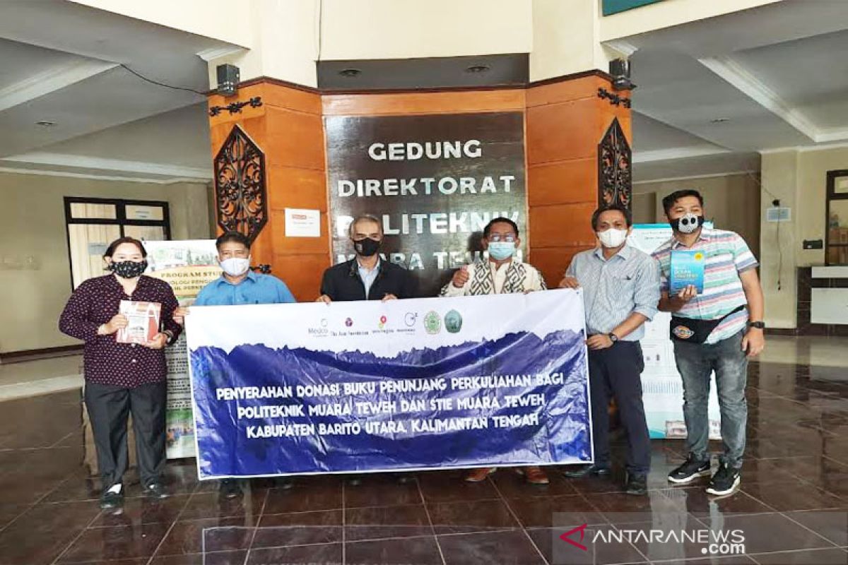 Politeknik dan STIE Muara Teweh terima bantuan 'Donasi Nusa Buku'