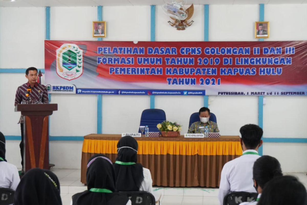 Bupati Kapuas Hulu minta pelayanan ke masyarakat cepat dan memuaskan