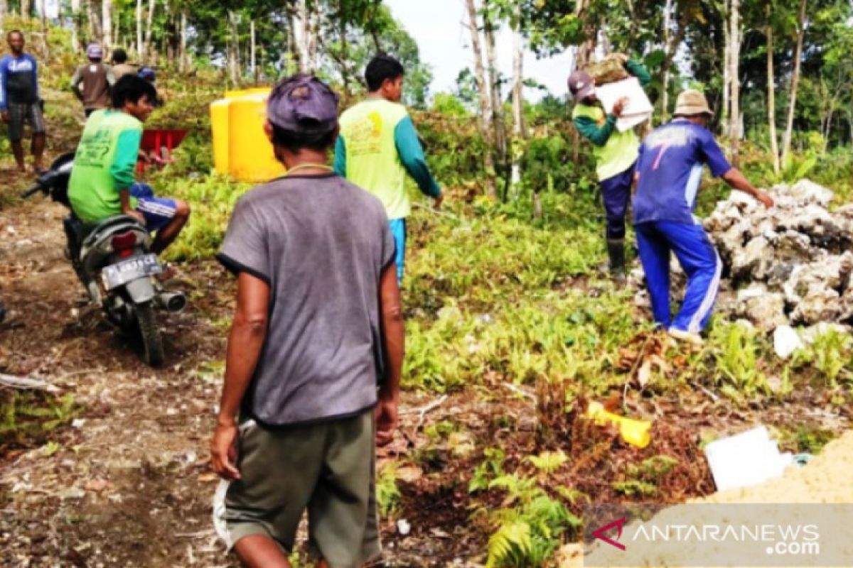 Warga Urfu gotong royong dukung program fisik TMMD Biak Numfor