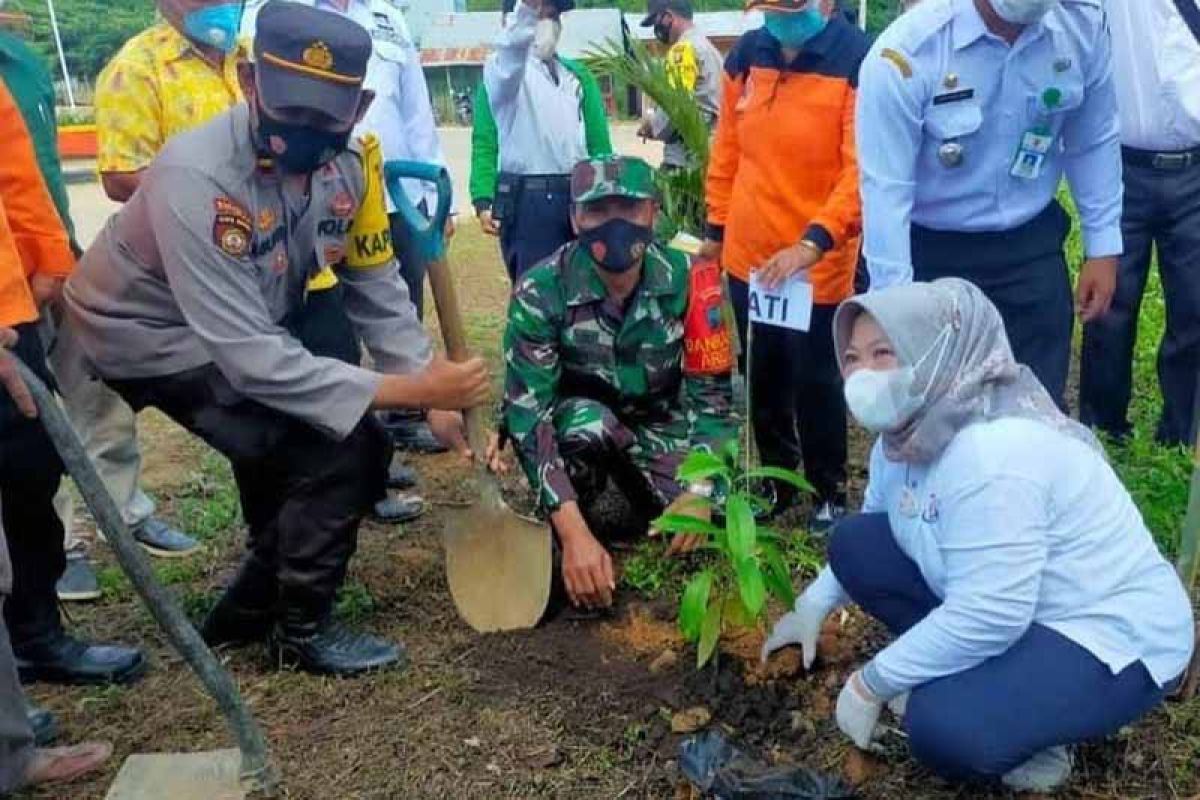 Bupati Kobar: Peringatan Hari Lingkungan Hidup harus ada aksi nyata