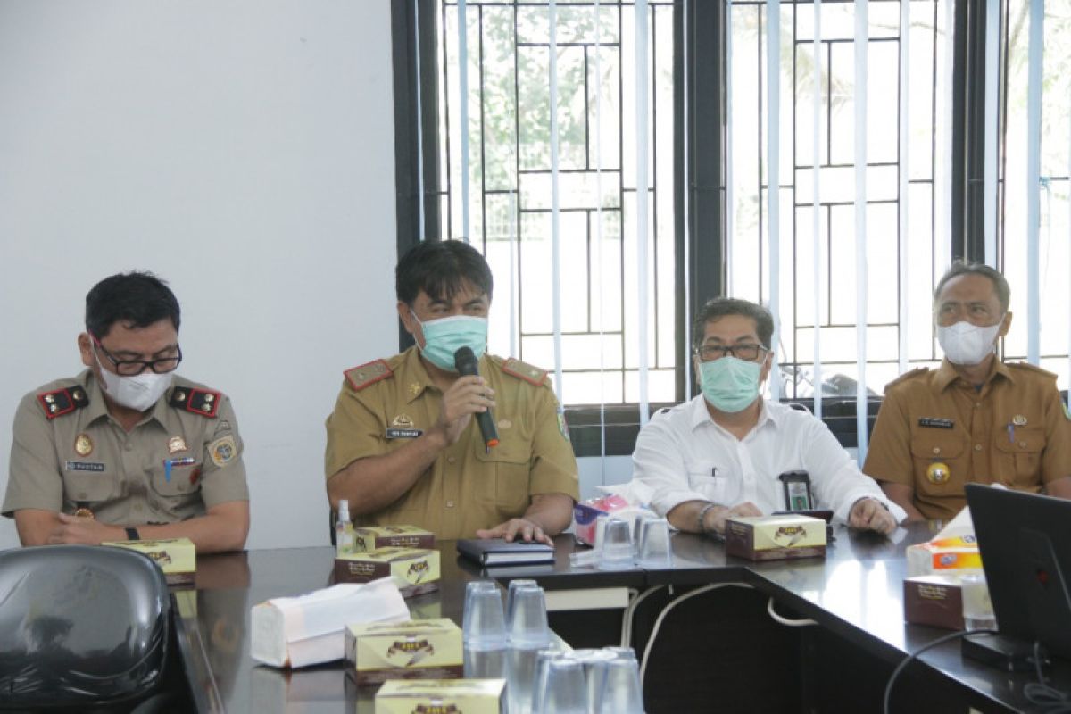 Sekda Pringsewu hadiri acara penyerahan penggantian tanah wakaf proyek bendungan Way Sekampung