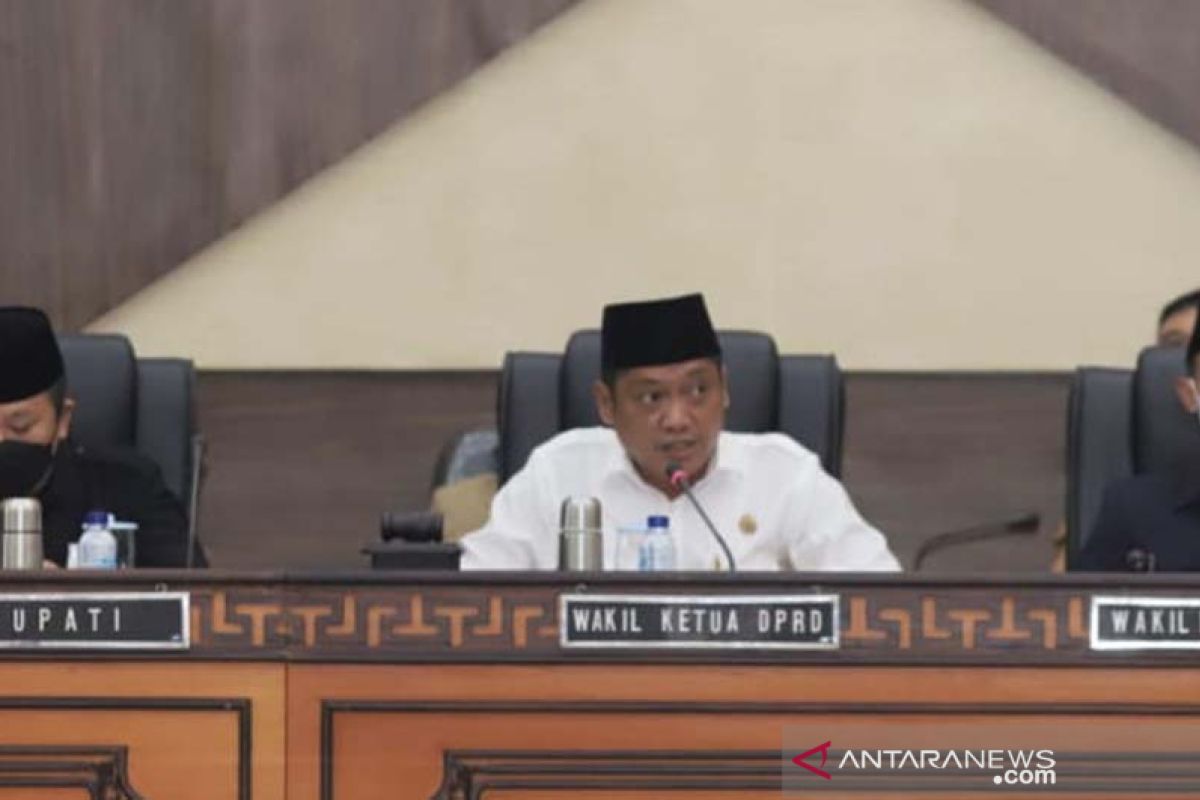 DPRD Jember hormati proses hukum anggota yang ditahan