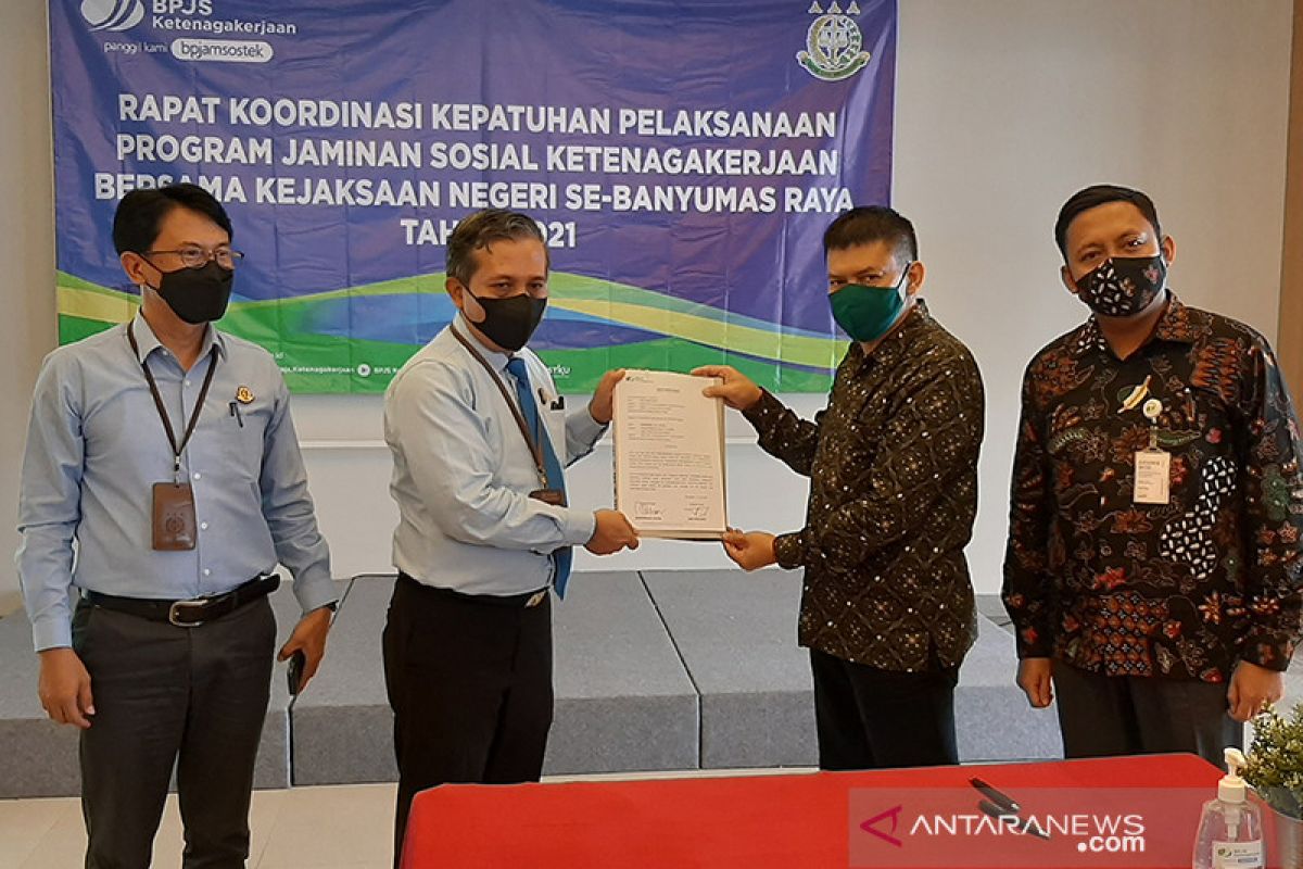 BPJAMSOSTEK Purwokerto serahkan 77 surat kuasa khusus  kepada kejaksaan