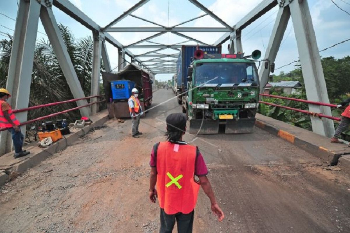 Perbaikan  akses jalan kawasan industri Jambi