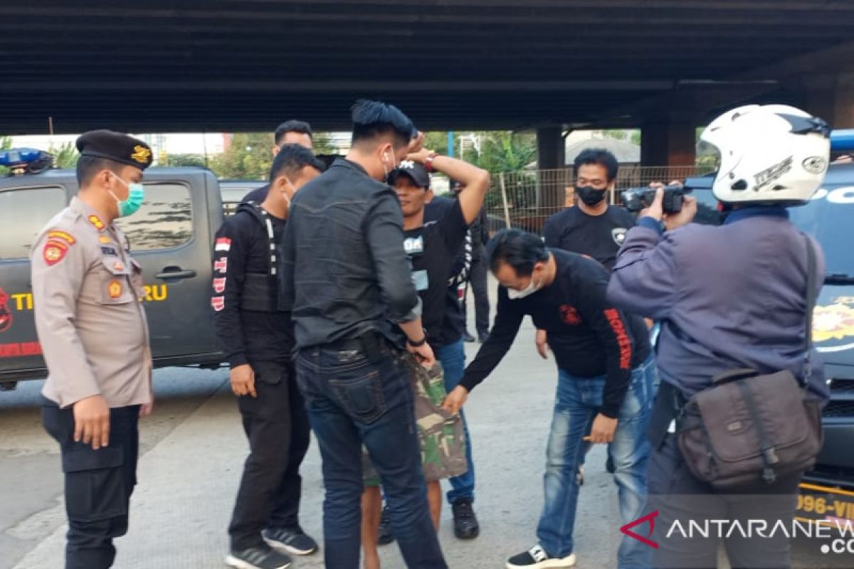 OTT Polrestro Jakarta Barat tahan 22 orang tersangka preman