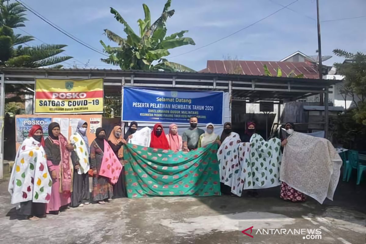 Batik motif daun sirih jadi ciri khas Guguk Malintang