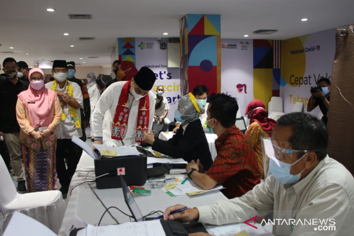 Belasan pusat perbelanjaan di Jakarta Barat gelar vaksin massal