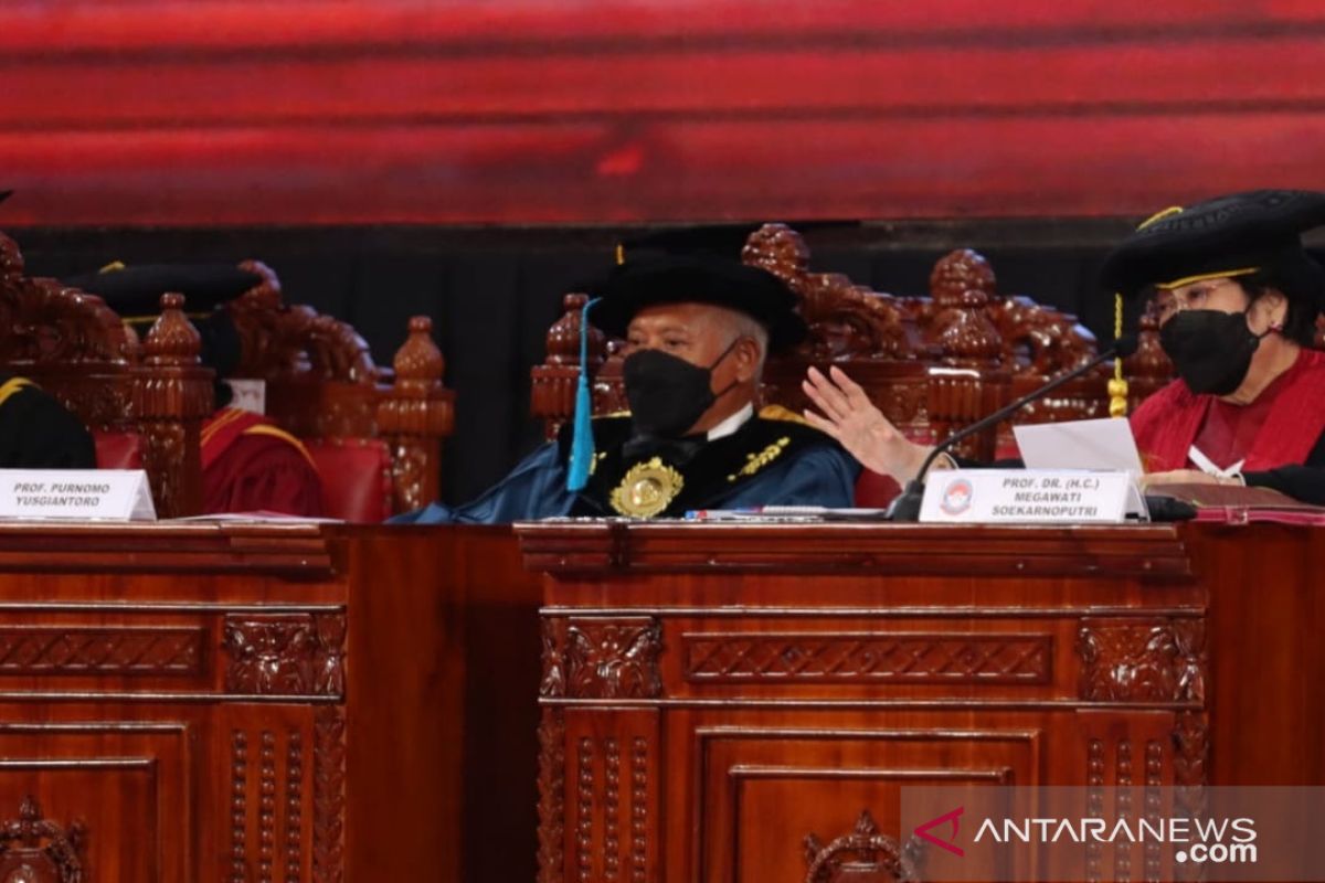 Megawati: Pemimpin strategik harus turun ke rakyat