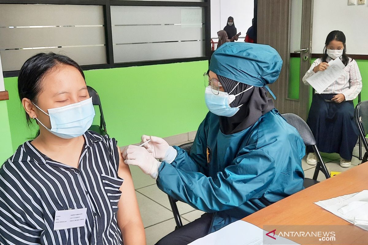 FKG ULM vaksinasi mahasiswa dan dosen siapkan perkuliahan tatap muka