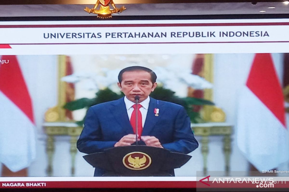 Presiden Jokowi beri selamat kepada Megawati bergelar profesor kehormatan