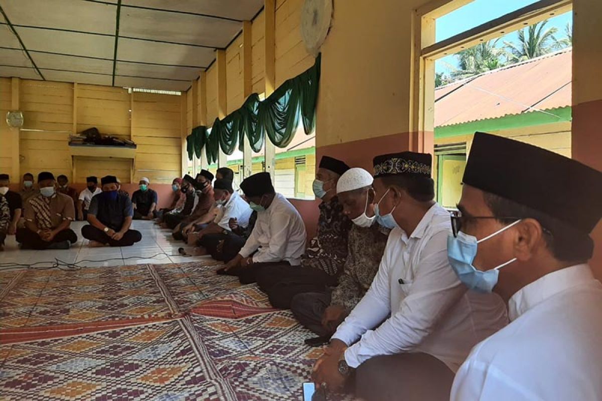 Bupati Aceh Timur takziah ke rumah almarhum Ketua MPU