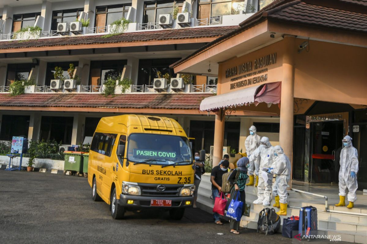 Ruang isolasi COVID-19 di Graha Ragunan terisi 23 kamar