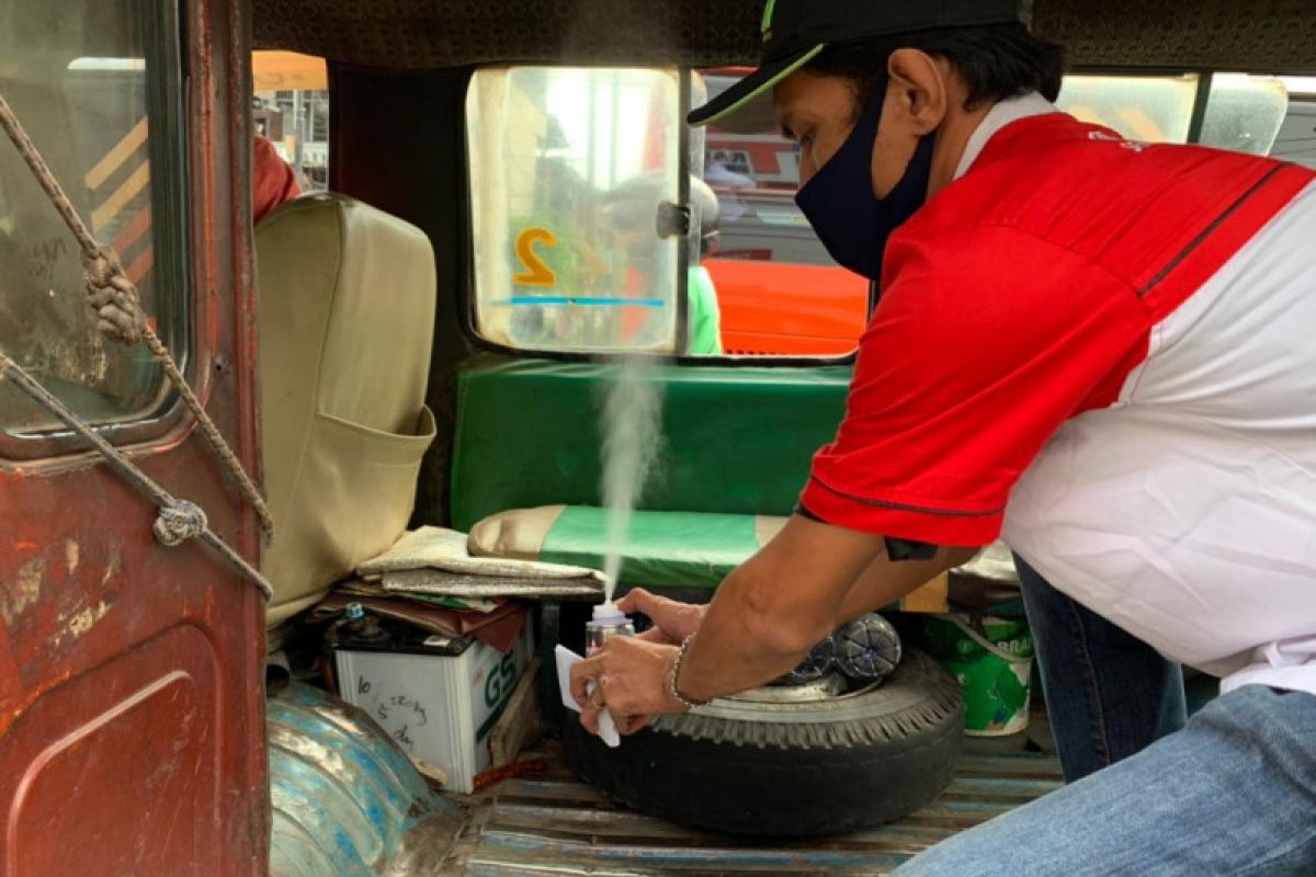 Komunitas Toyota Sienta bantu disinfektan angkutan umum