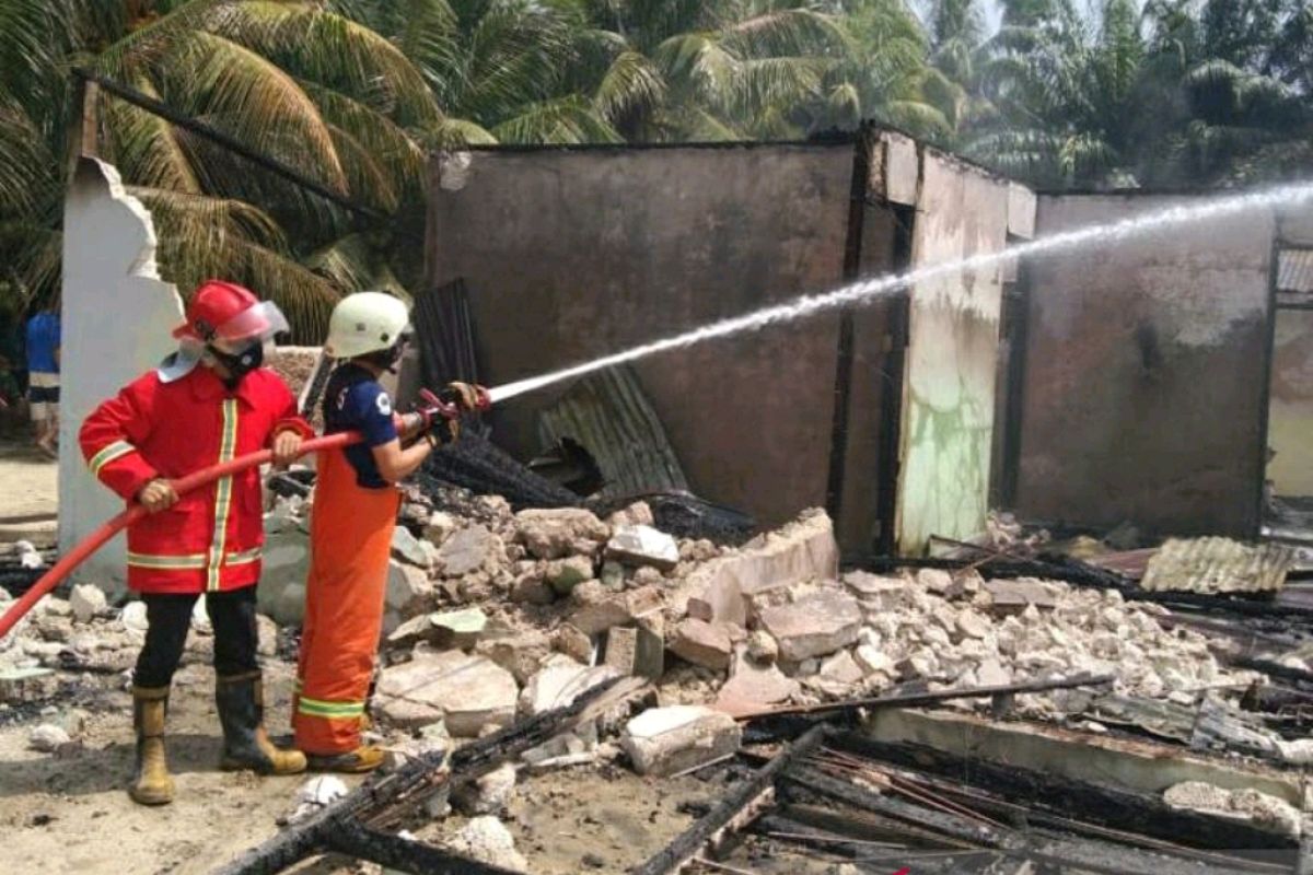 Kebakaran di Siak Hulu Kampar hanguskan satu rumah dan motor