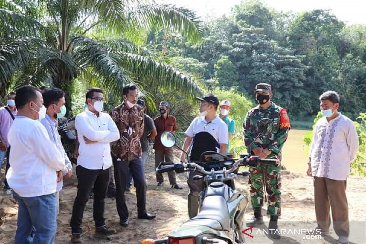 Kodim bangun jalan untuk petani di Mukomuko