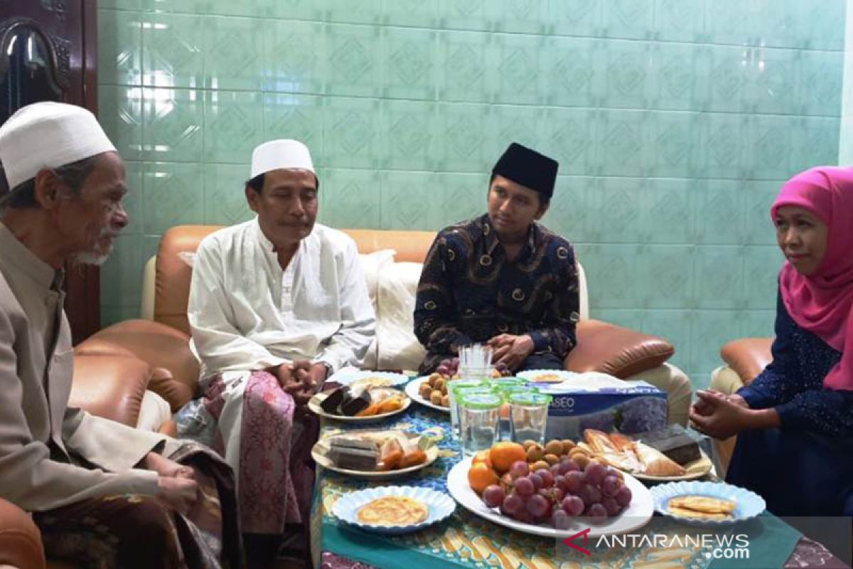 Gubernur Jatim: Umat Islam se-Indonesia berduka KH Nawawi wafat