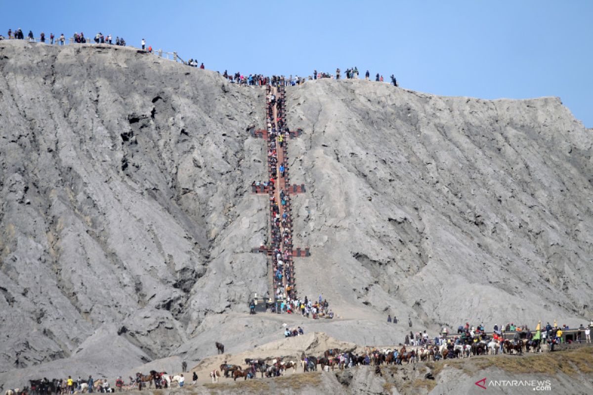 Seluruh pintu masuk kawasan Gunung Bromo dibuka untuk wisatawan