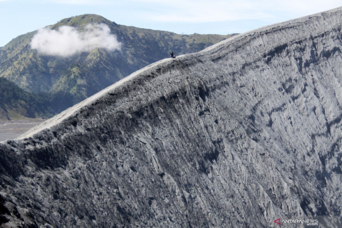 Penutupan kawasan Bromo-Semeru diperpanjang hingga 25 Juli 2021