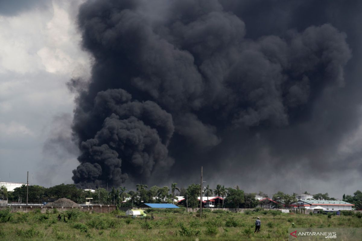 Pertamina masih berupaya padamkan kebakaran tangki Kilang Cilacap